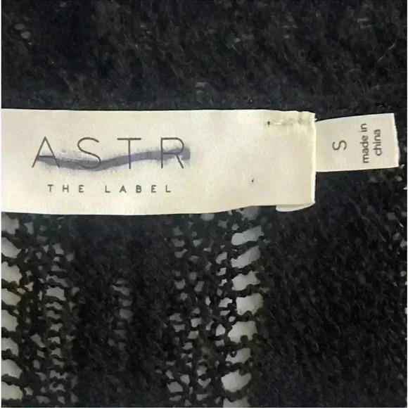 ASTR The Label NWOT V-Neck Wrap Black Sweater Size Small - Picture 4 of 10